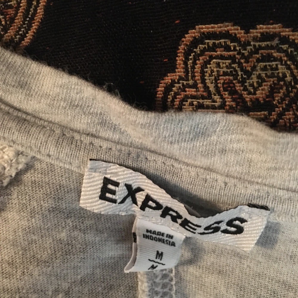Express top. Size medium. - Picture 3 of 4